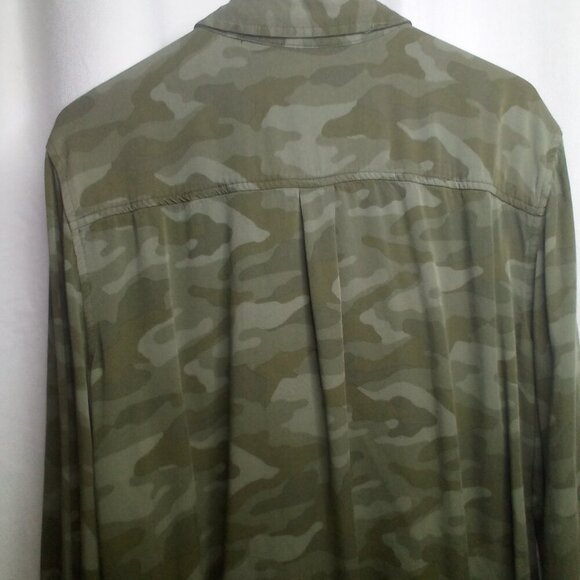 A. N. A. Button Up Shirt XL Blouse Long Sleeve Camo Green - Picture 2 of 14